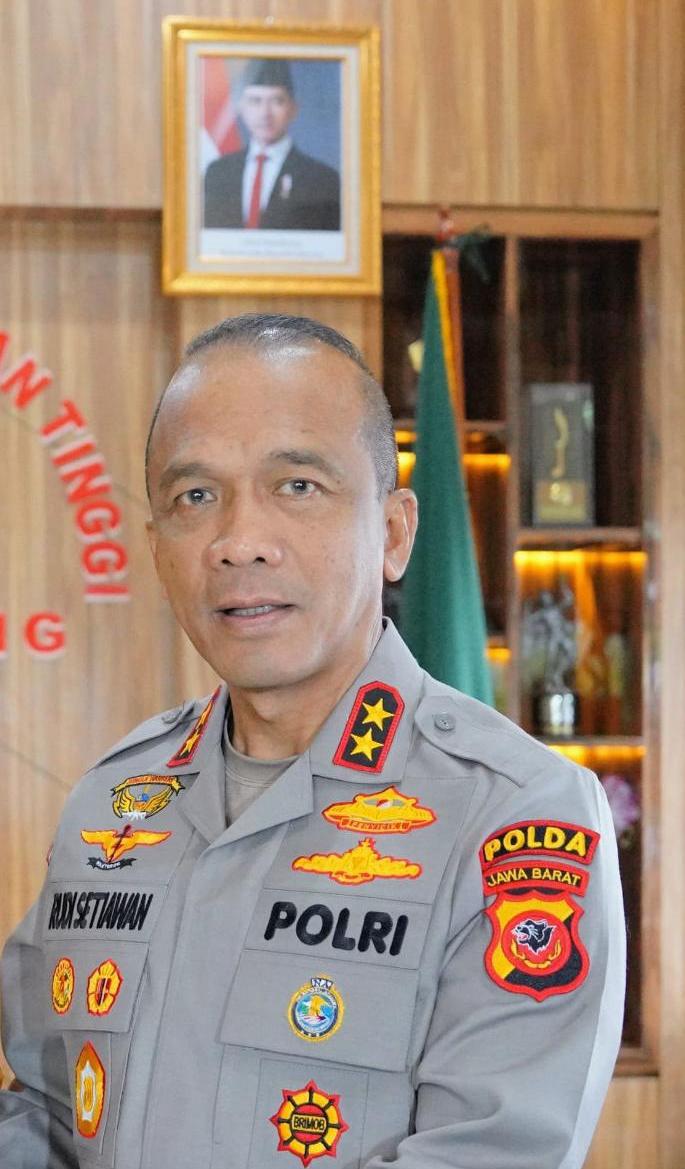 Kapolda Jabar Ucapakan Selamat Back to Back Persib: Rayakan Kemenangan Dengan Suka Ria dan Tertib